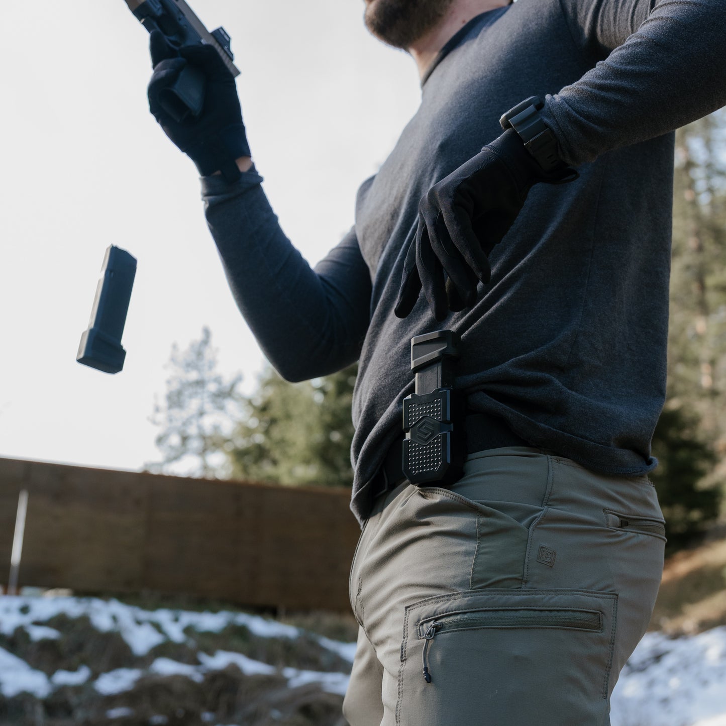 UNIVERSAL MAG CARRIER